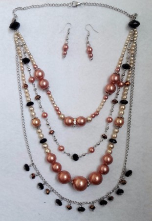 Perlový náhrdelník